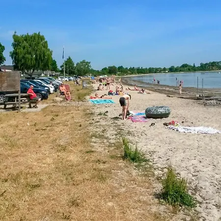 Cornelius - 30m From The Sea By Interhome